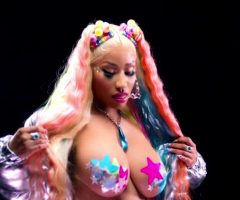 Nicki Minaj – Massive Jiggle Plot In ‘Trollz’