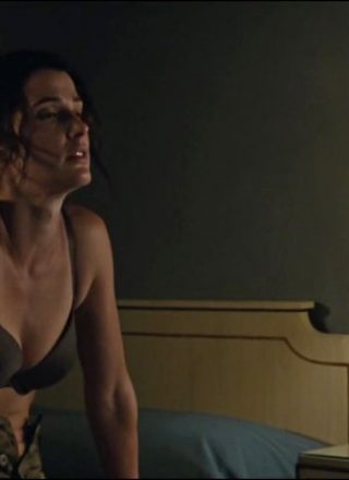 Cobie Smulders In A Bra In Jack Reacher 2