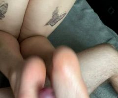 First Footjob Ever😏